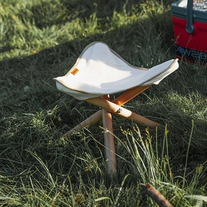 [6927595750568] Naturehike Outdoor folding triangle stool - Wooden