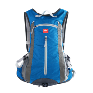 [6975641886310] Naturehike Riding Backpack With Helmet Slip-over Sky Blue